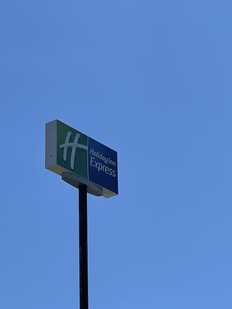 Holiday Inn Express Jonestown Ft Indiantown Gap By Ihg Exterior foto